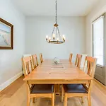 404A The Hilltop House