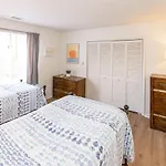 Coral Beach House - North End Vb