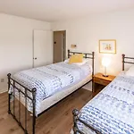 Coral Beach House - North End Vb