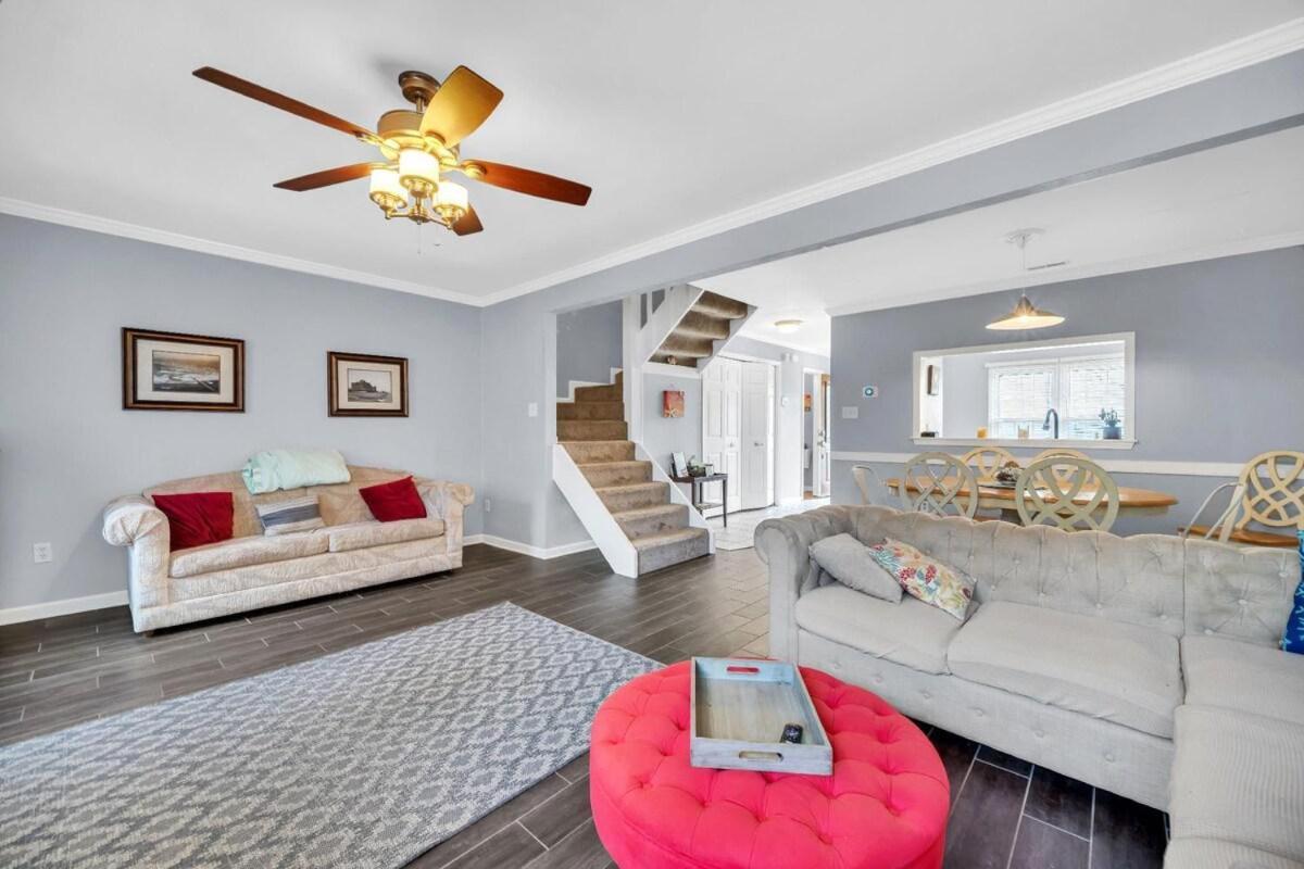 Comfy King Bed Close To Everything Holiday home Virginia Beach