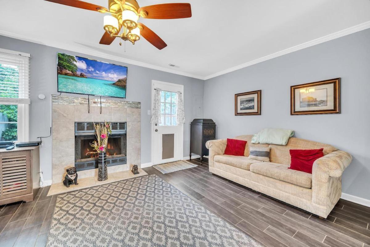 Comfy King Bed Close To Everything * Virginia Beach