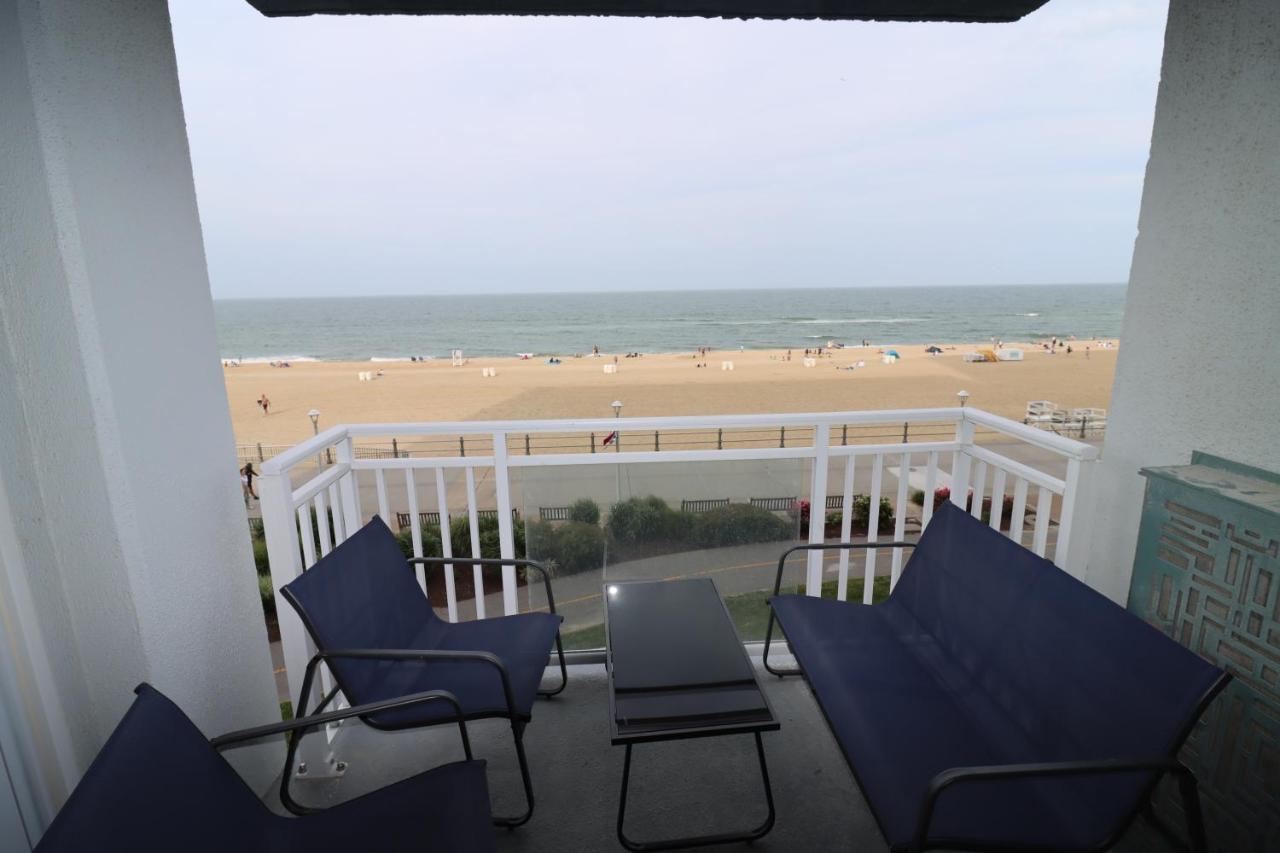 Apartment Oceanfront Beach, Sky, & Dolphins Virginia Beach
