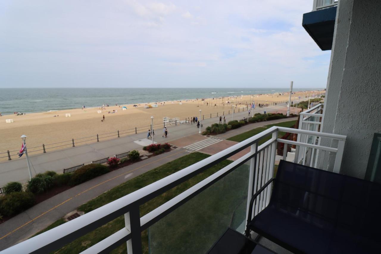 Apartment Oceanfront Beach, Sky, & Dolphins Virginia Beach