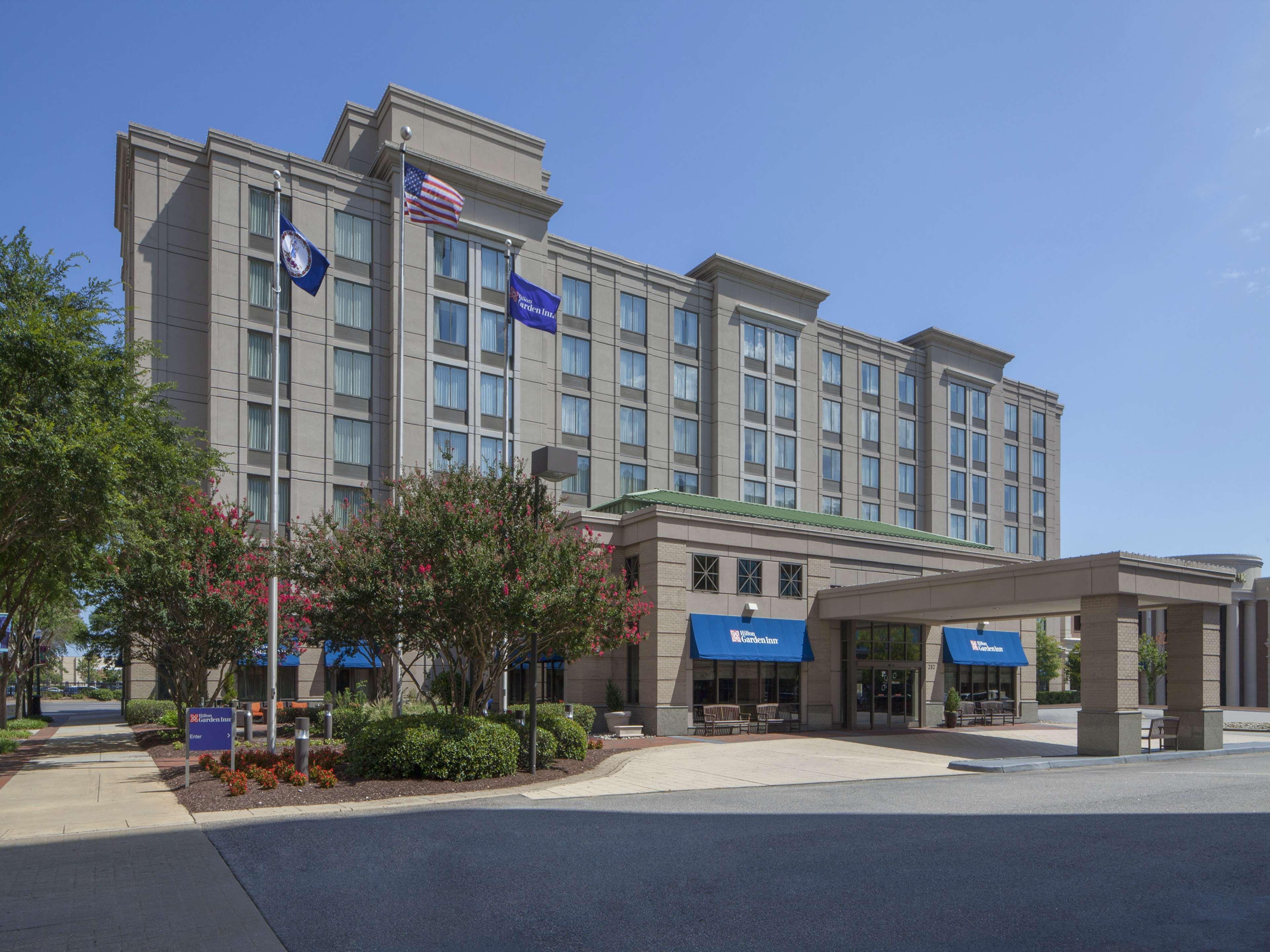 Hilton Garden Virginia Town Center Hotel 3*