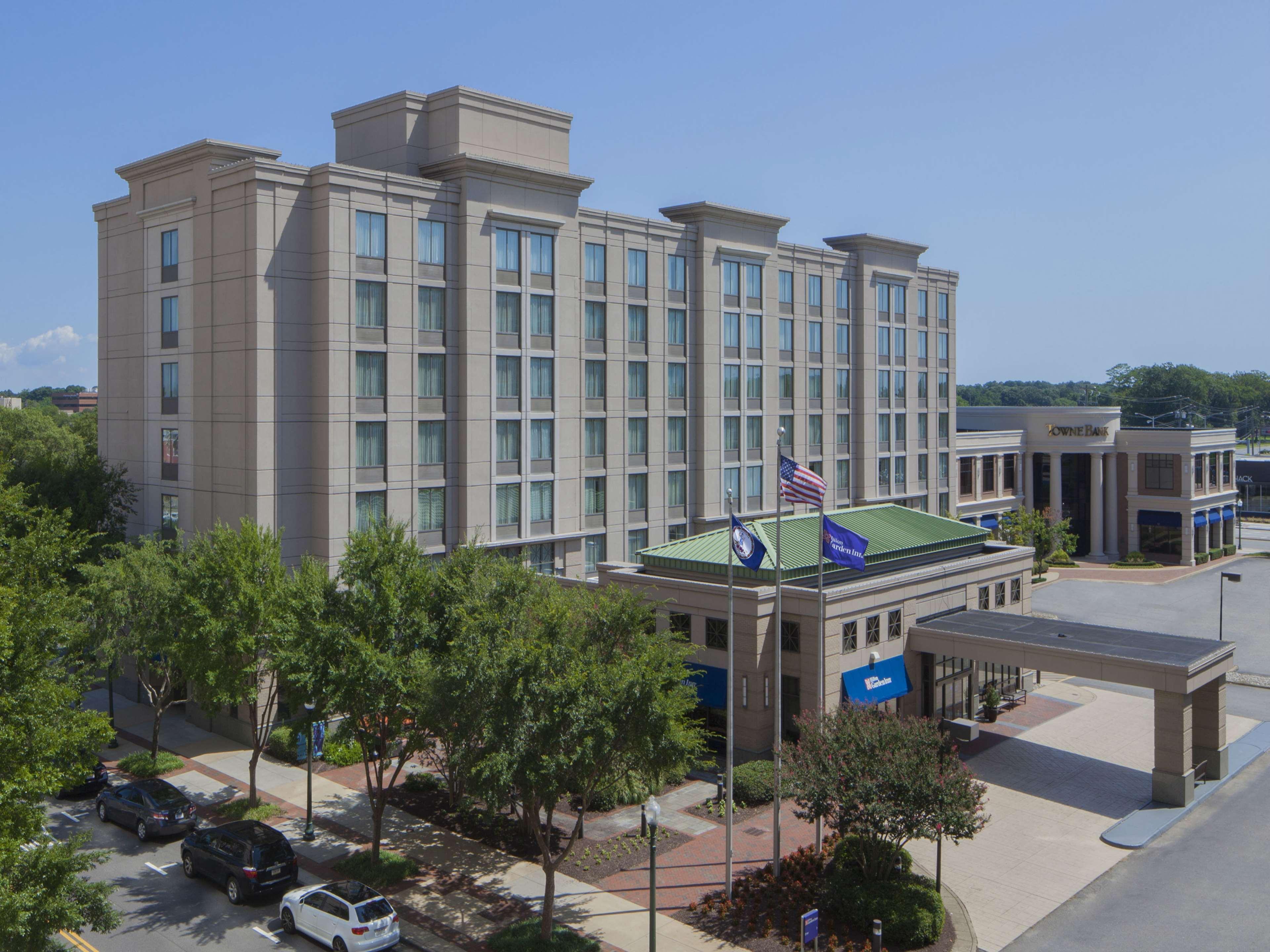 Hilton Garden Virginia Town Center Hotel