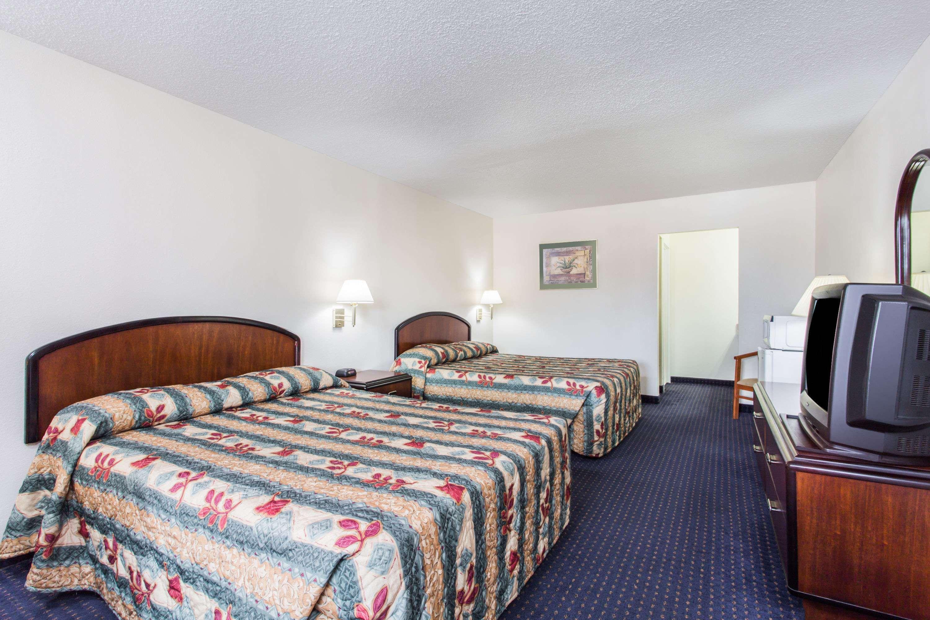 Hotel Knights Virginia Lynnhaven 2*
