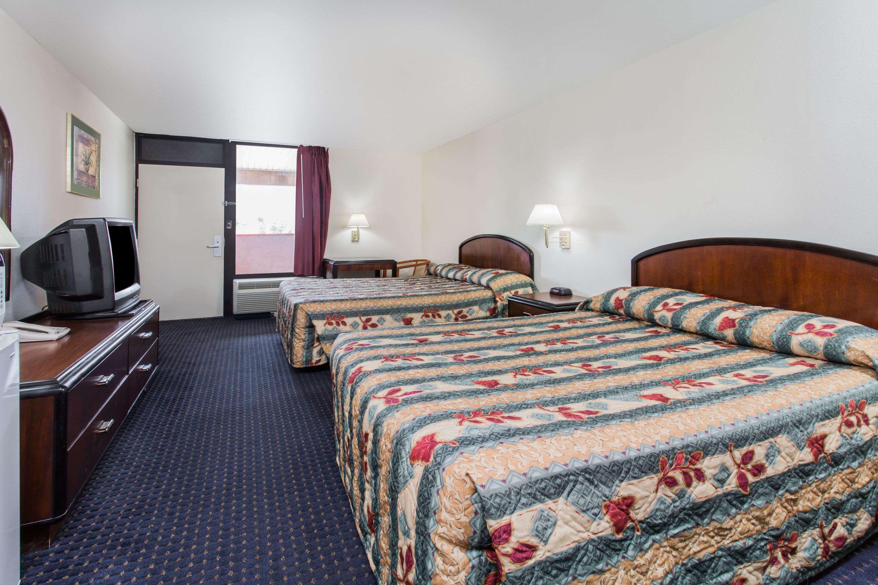 Knights Virginia Lynnhaven Hotel 2*