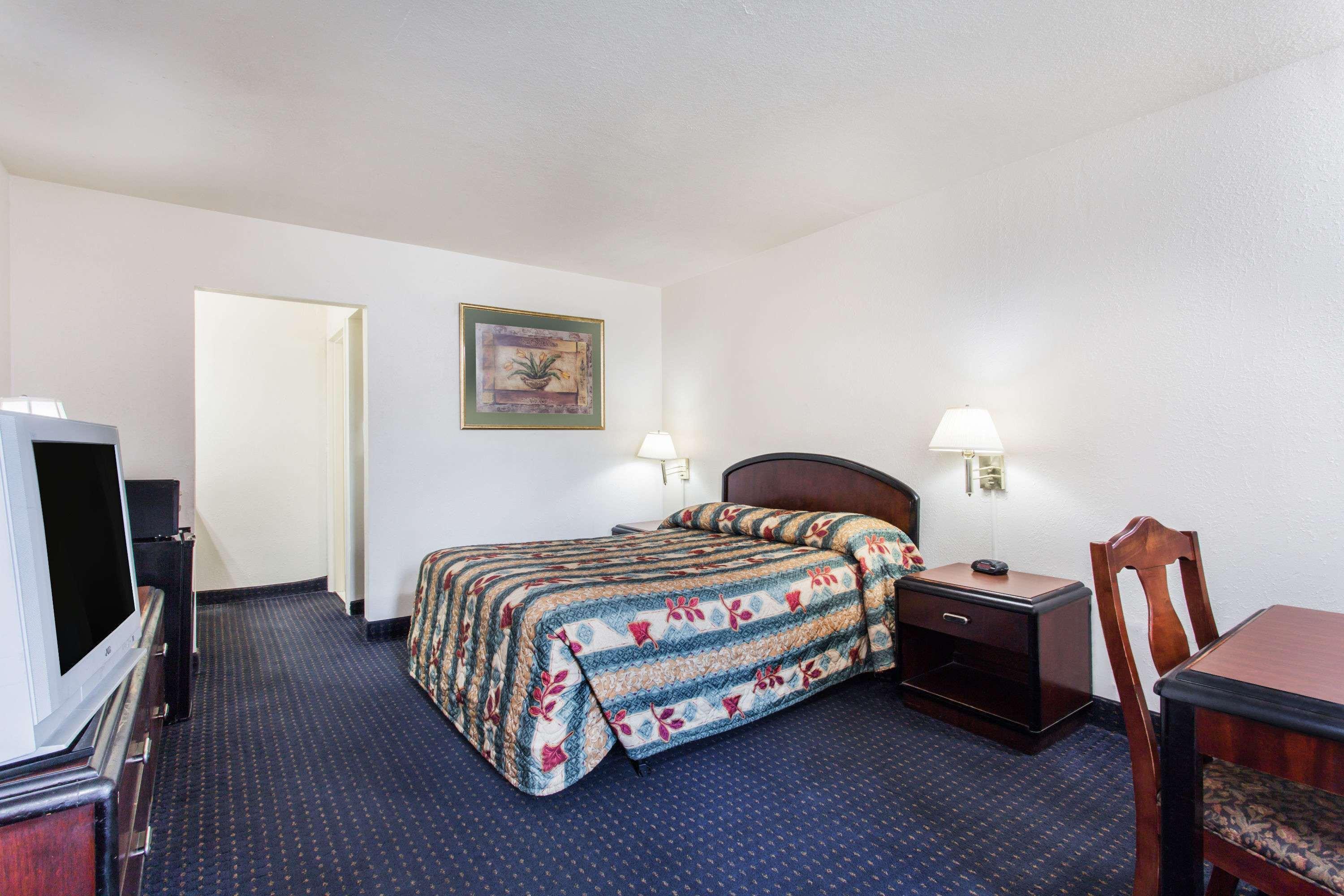 Knights Virginia Lynnhaven Hotel