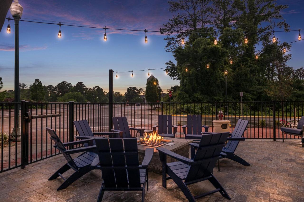 Fairfield By Marriott & Virginia Town Center Hotel
