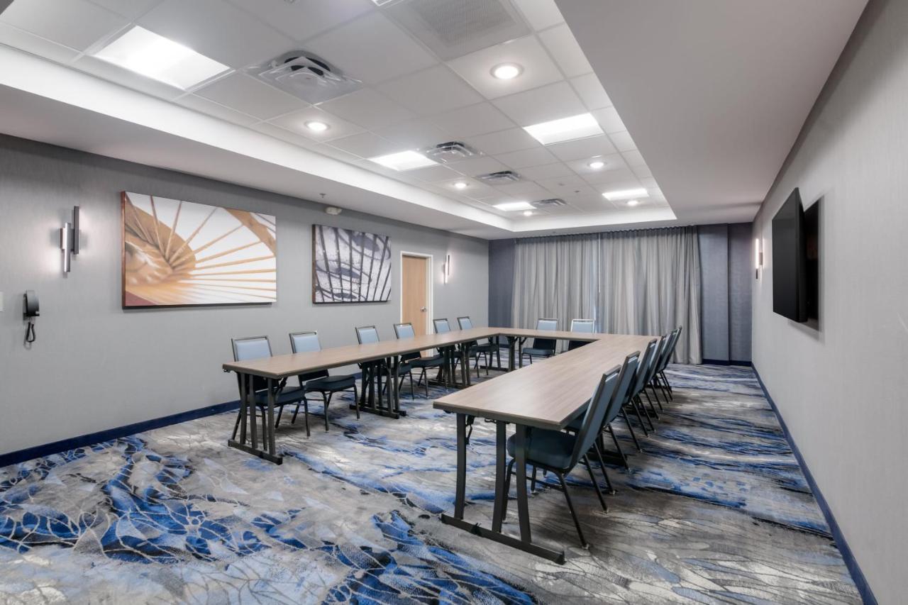 Fairfield By Marriott & Virginia Town Center Hotel Virginia Beach