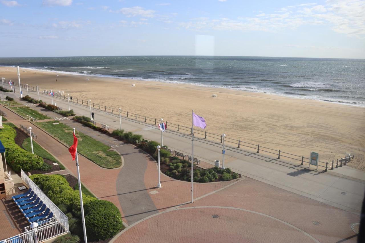 Oceanfront Beach, Sky, & Dolphins * Virginia Beach