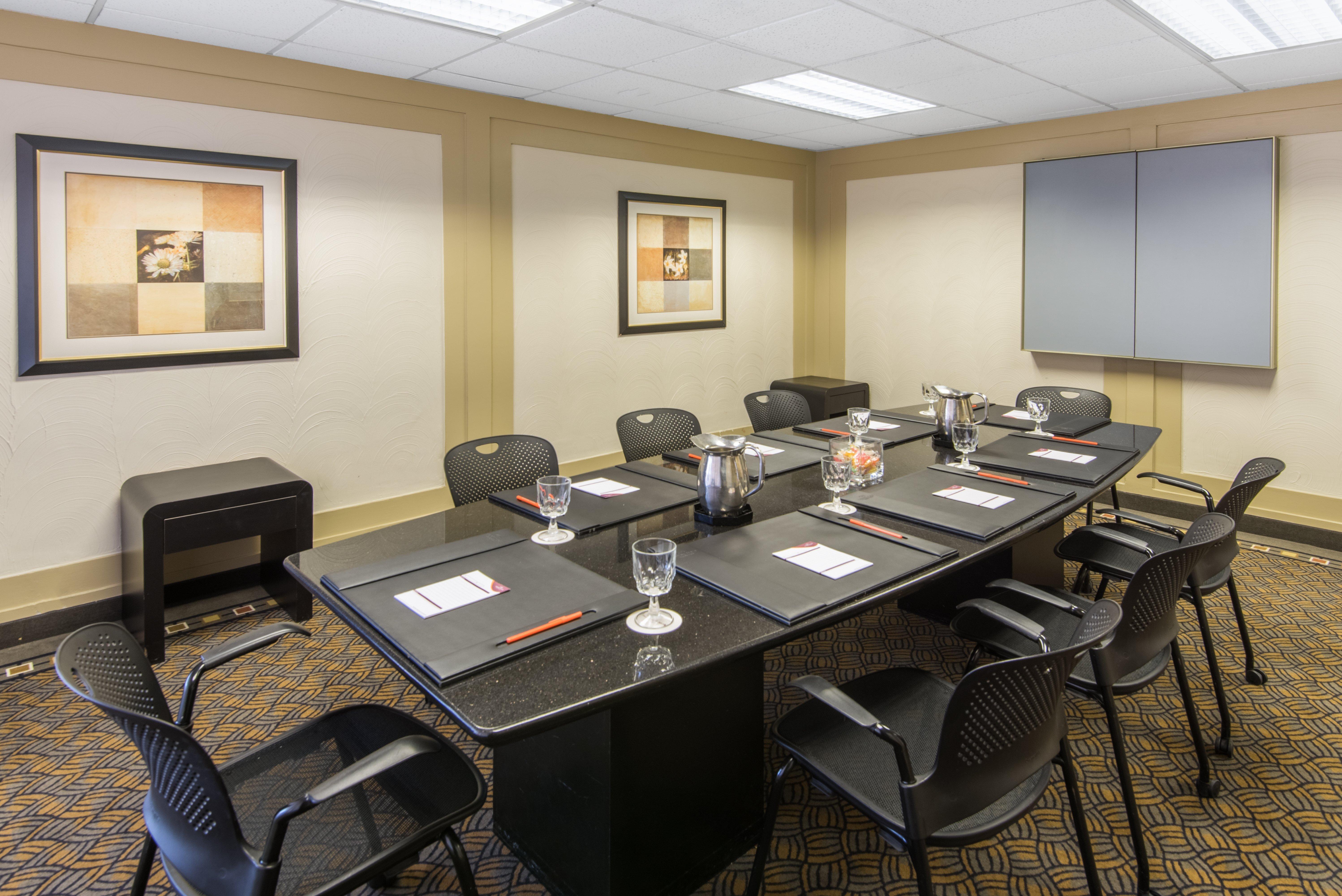 Crowne Plaza Virginia Beach-norfolk By Ihg Hotel 4*