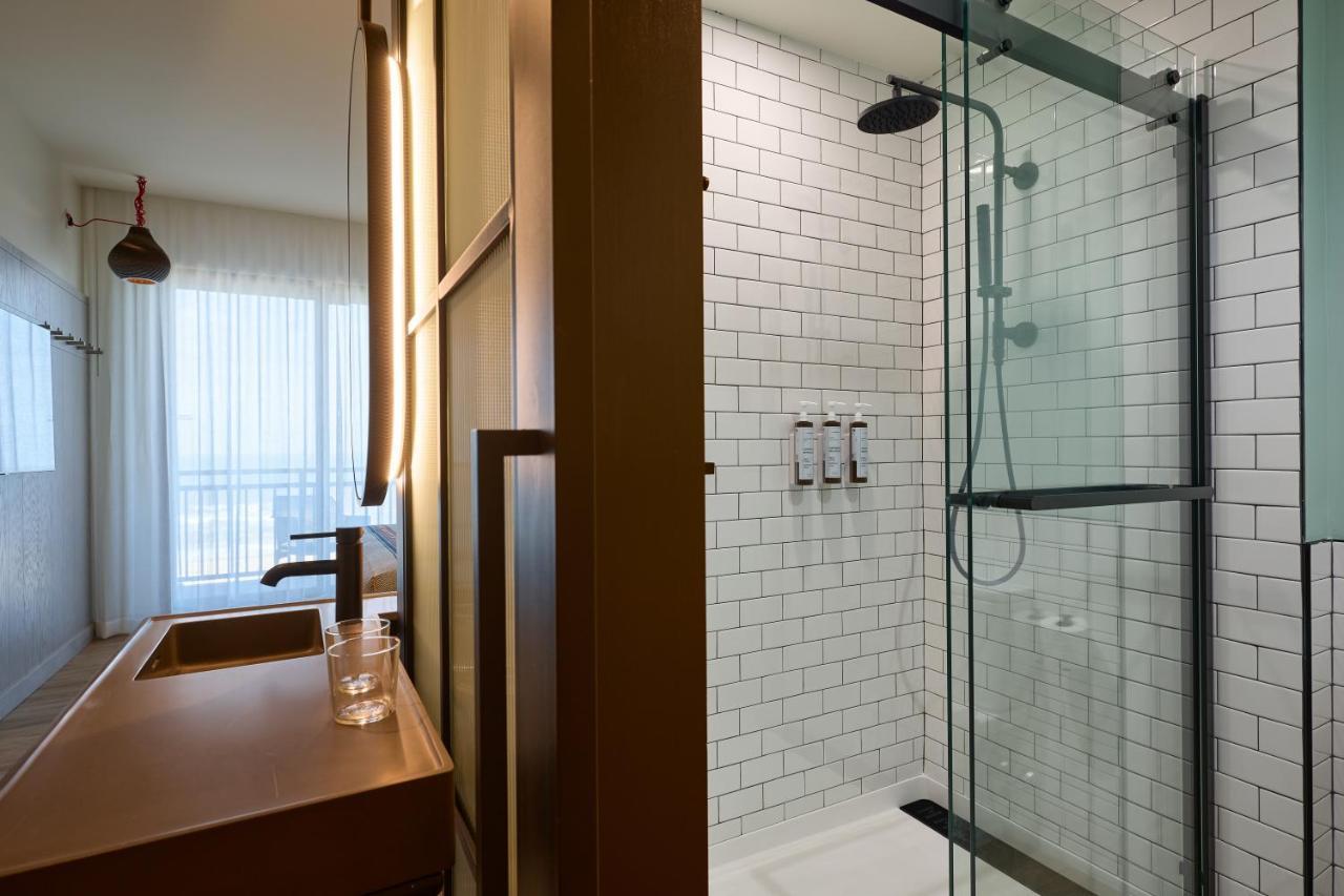 Moxy Virginia Oceanfront Hotel Virginia Beach