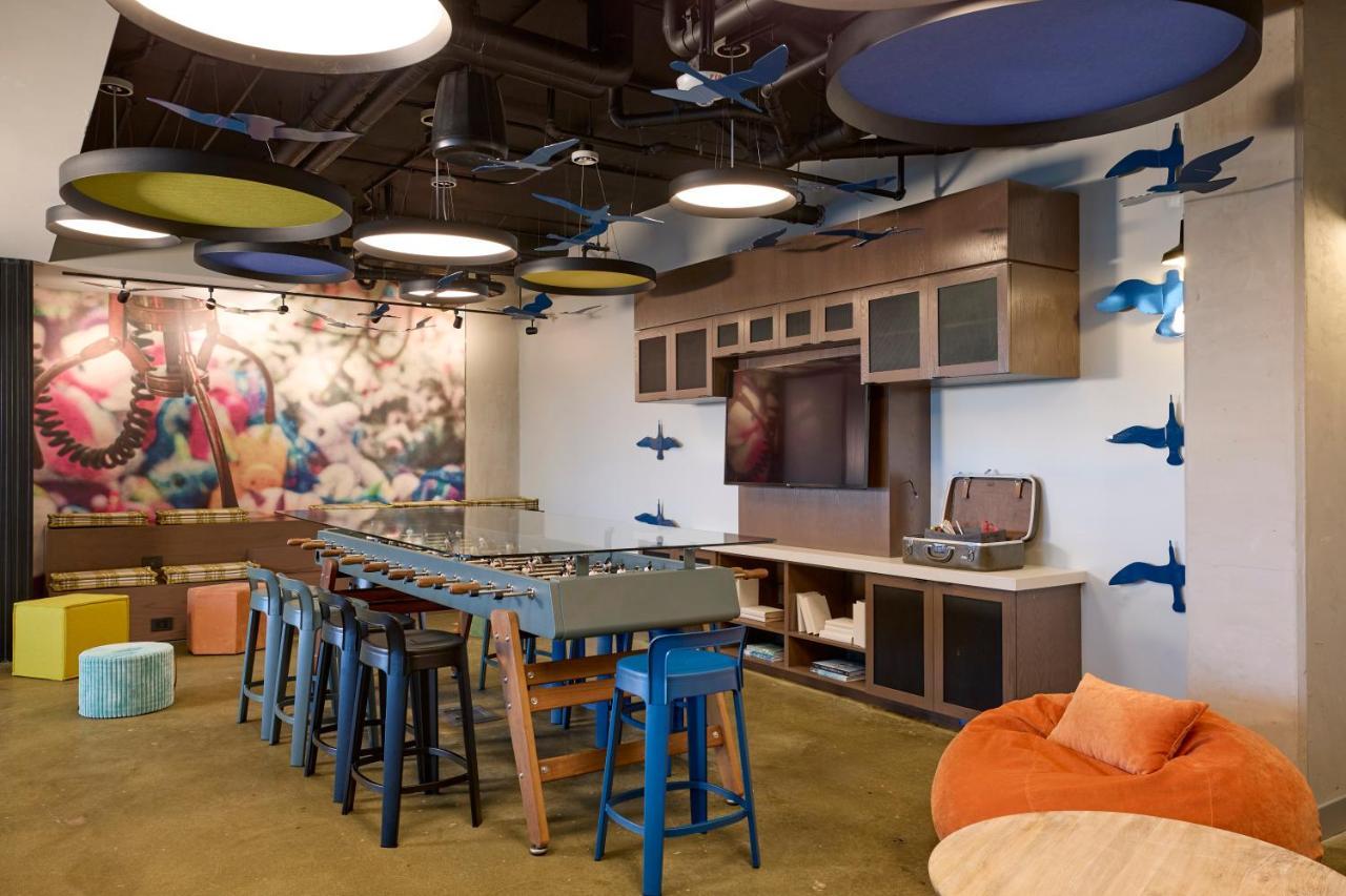 Hotel Moxy Virginia Oceanfront 2*