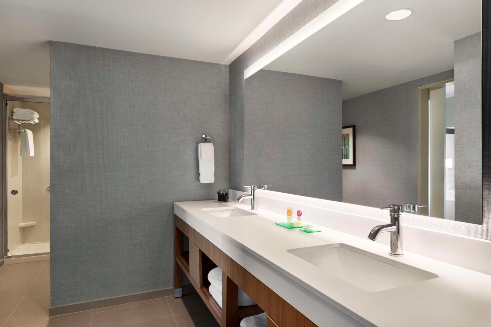 Hyatt Place Virginia Town Center Hotel Virginia Beach