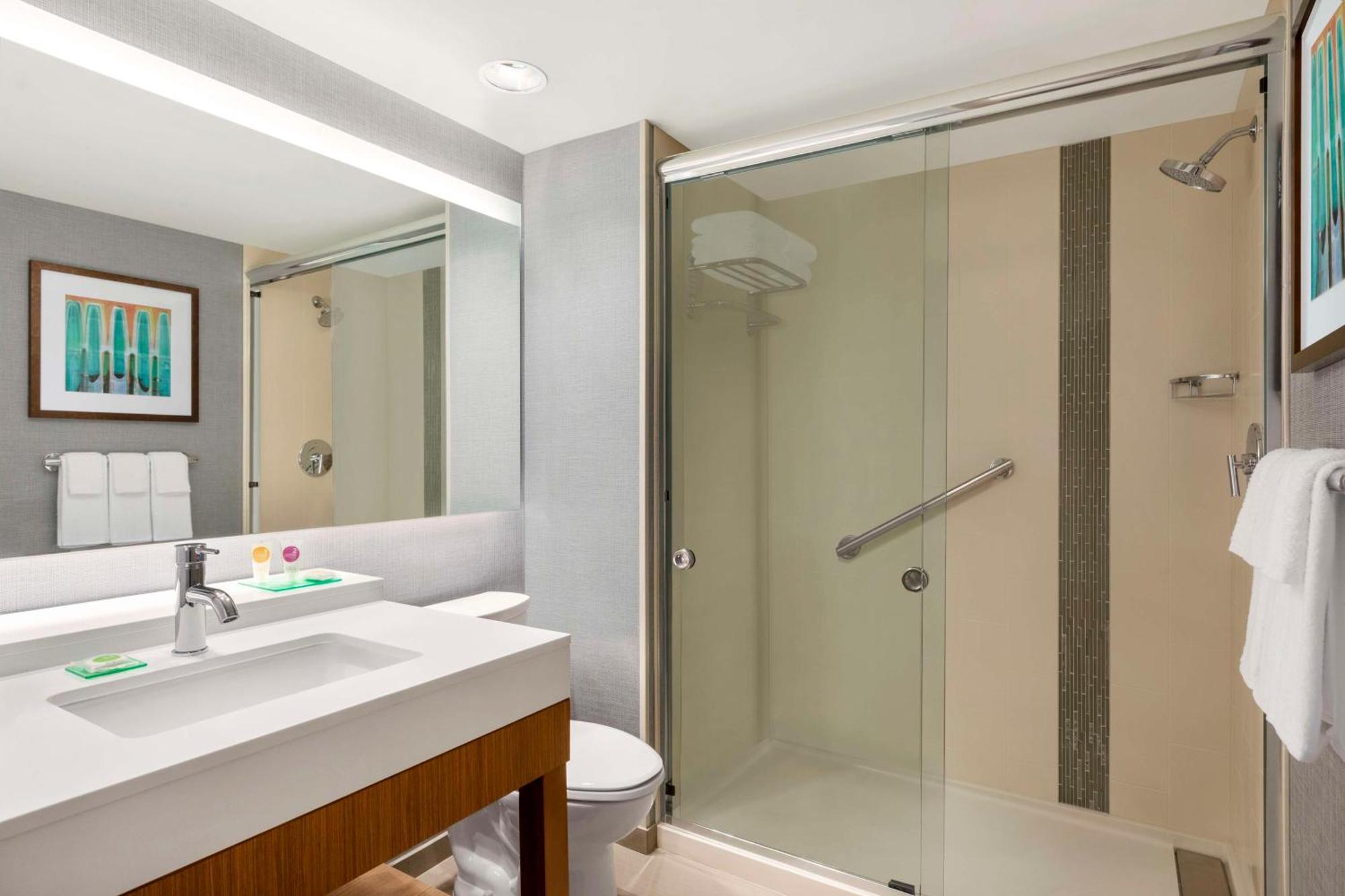 Hyatt Place Virginia Town Center 3*