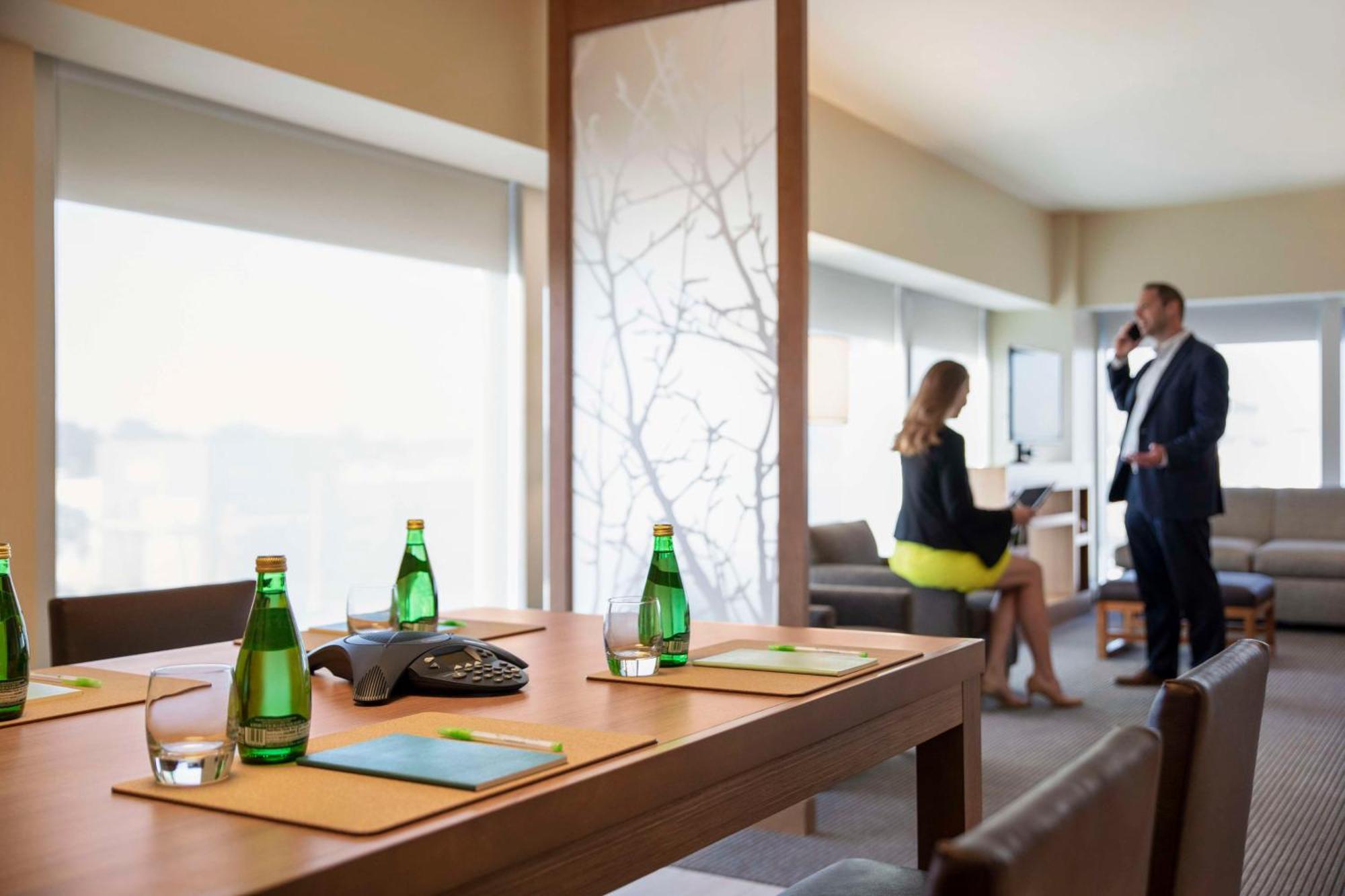Hotel Hyatt Place Virginia Town Center 3*