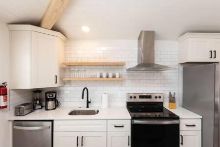 Apartment Ocean Lofts In The Vibe #7 - 5 Min Walk To