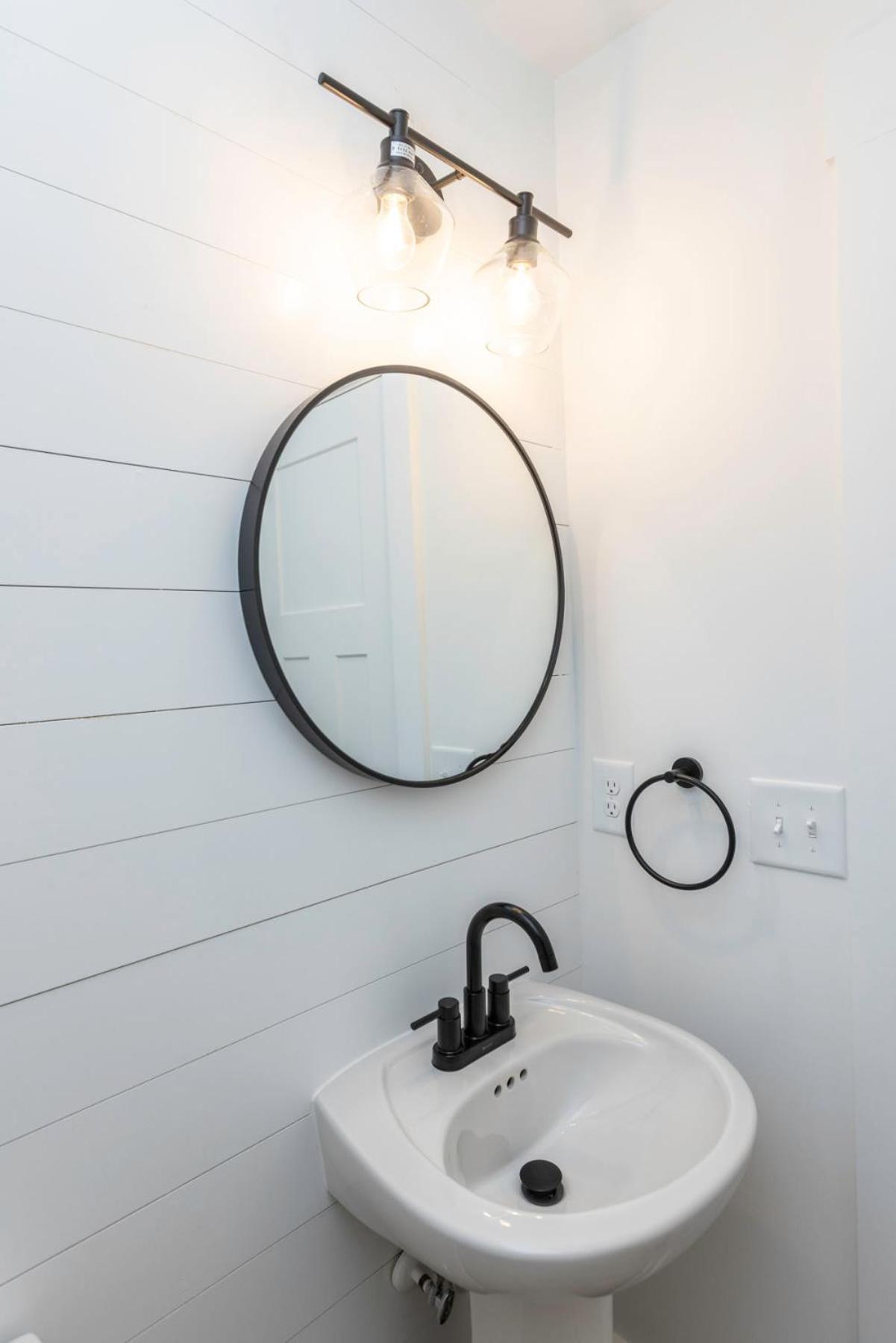 Ocean Lofts In The Vibe #1 - 5 Min Walk To Apartment Virginia Beach
