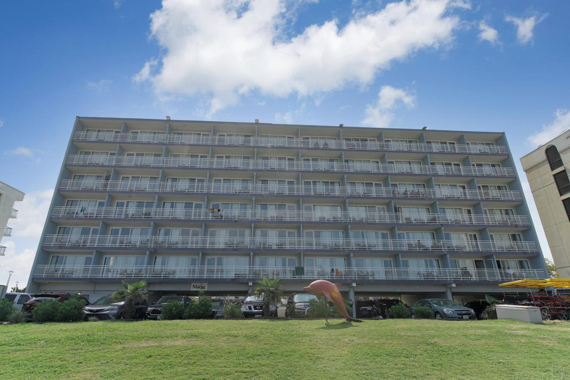 Hotel Marjac Virginia Oceanfront 2*