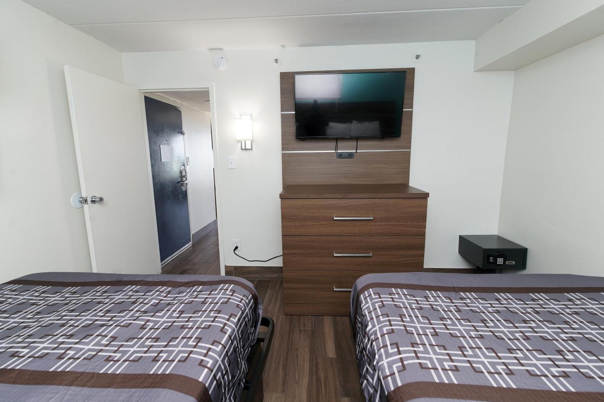 Hotel Marjac Virginia Oceanfront 2*