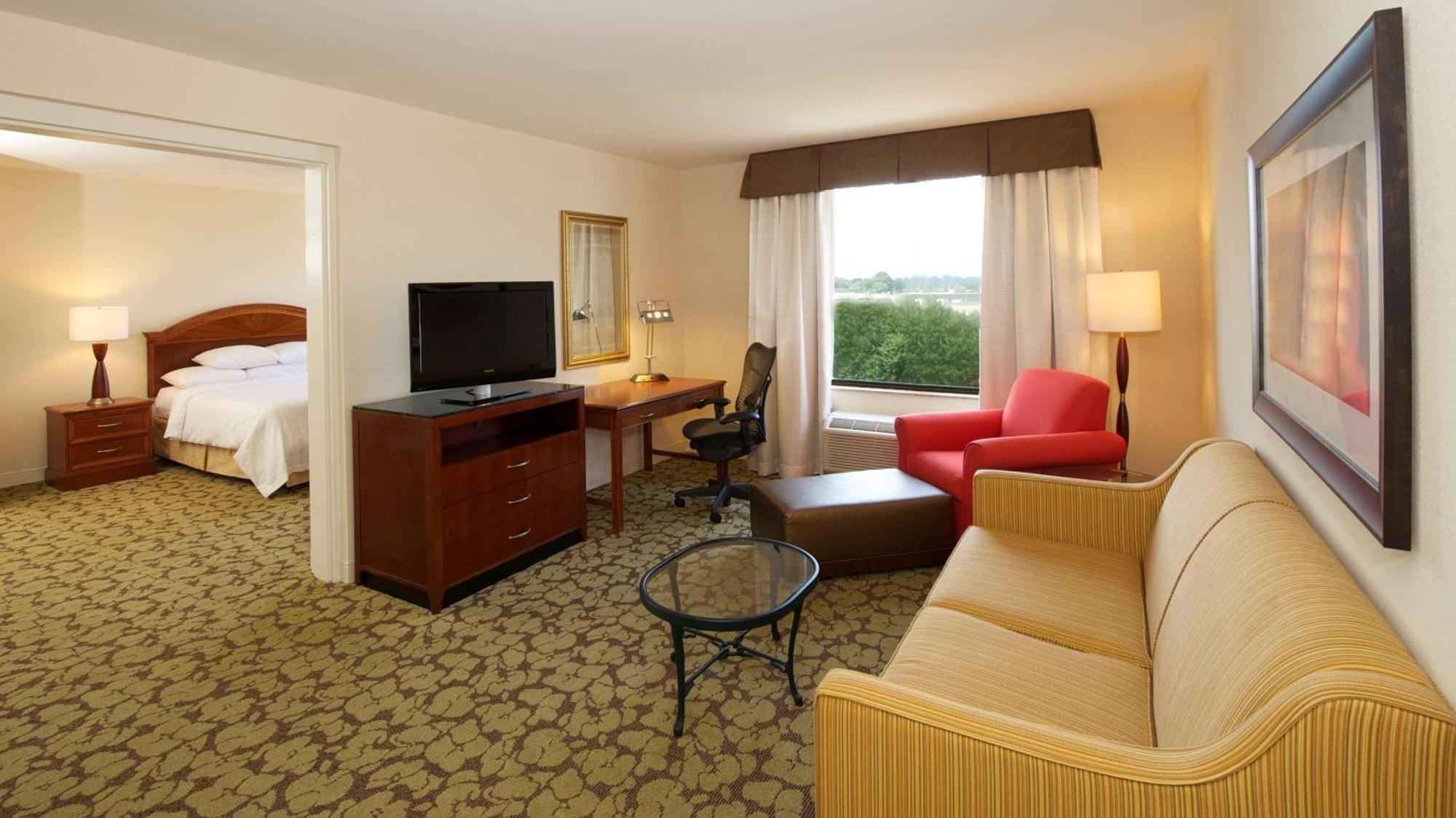 Hilton Garden Virginia Town Center Hotel 3*