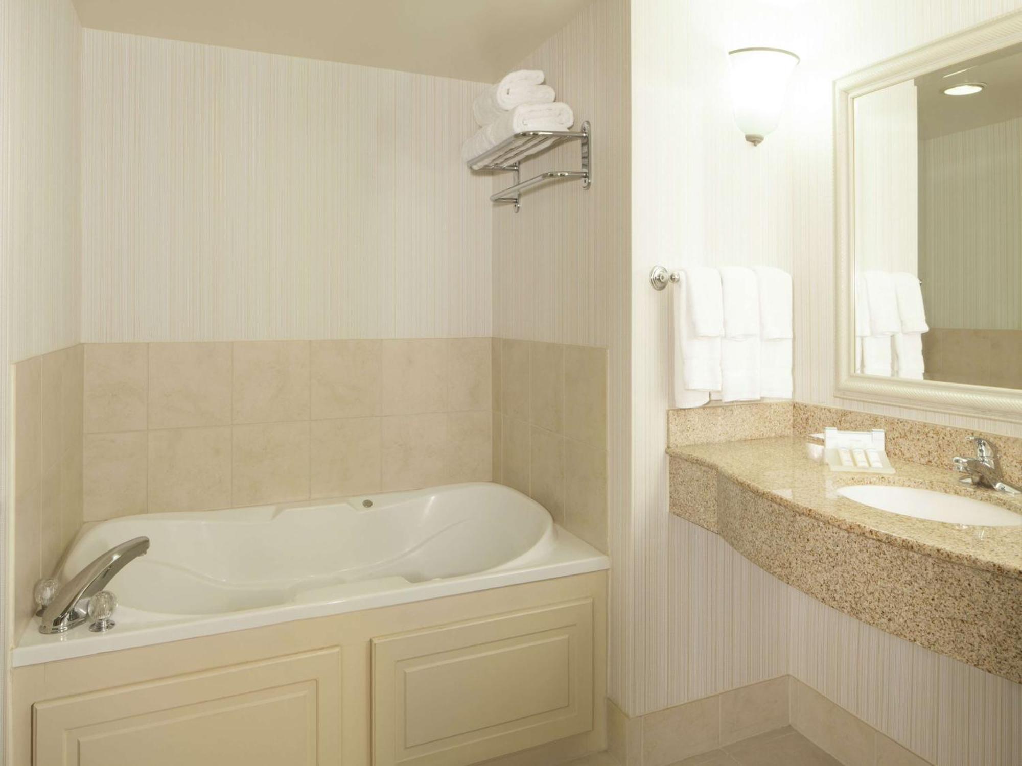 Hotel Hilton Garden Virginia Town Center 3*