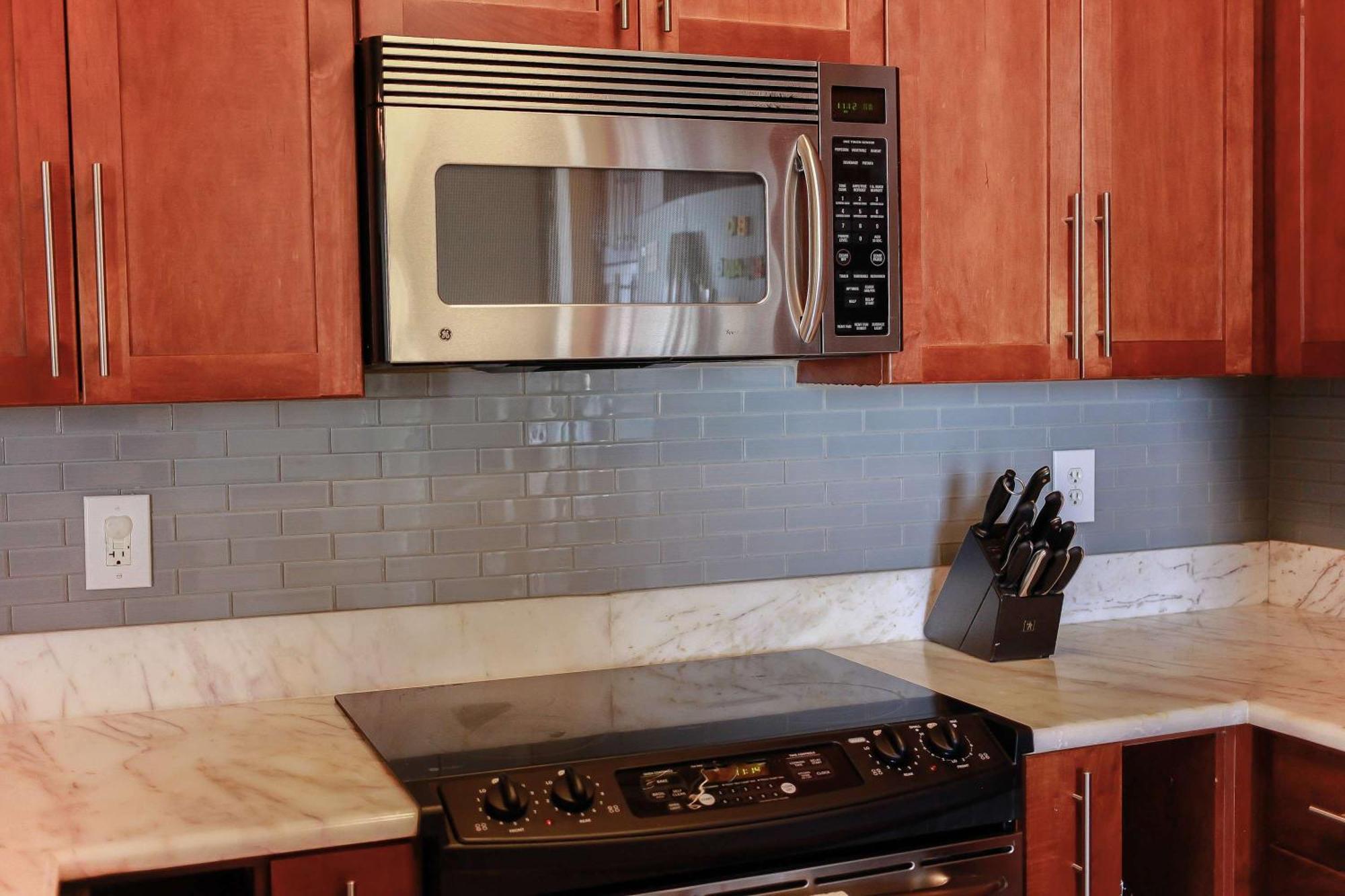 Apartment Sojourns Views & Pool Family Sleeps 9 Virginia Beach