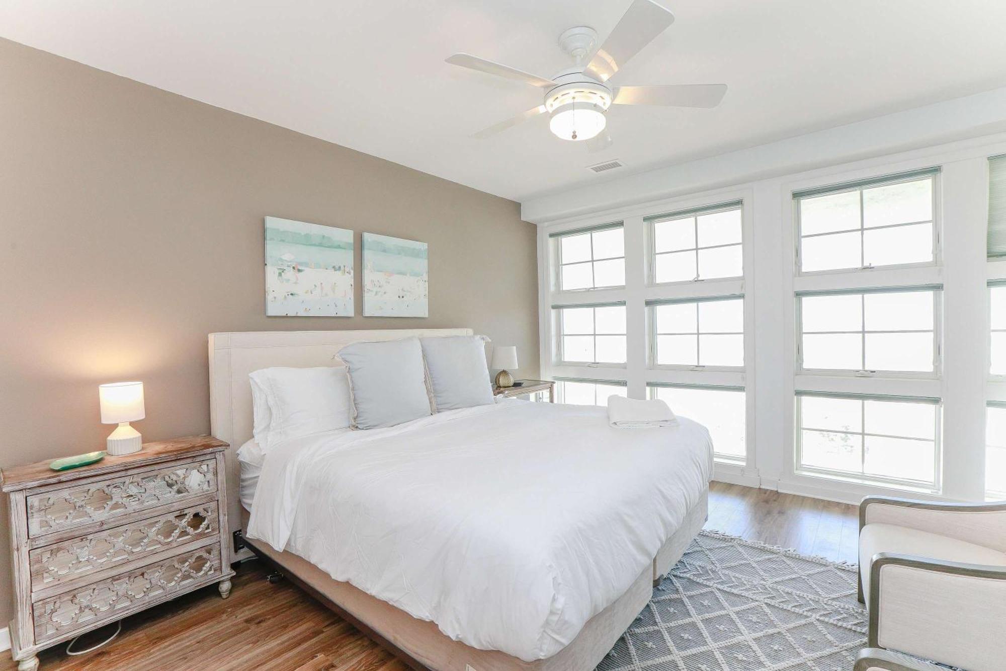 Apartment Sojourns Views & Pool Family Sleeps 9 Virginia Beach