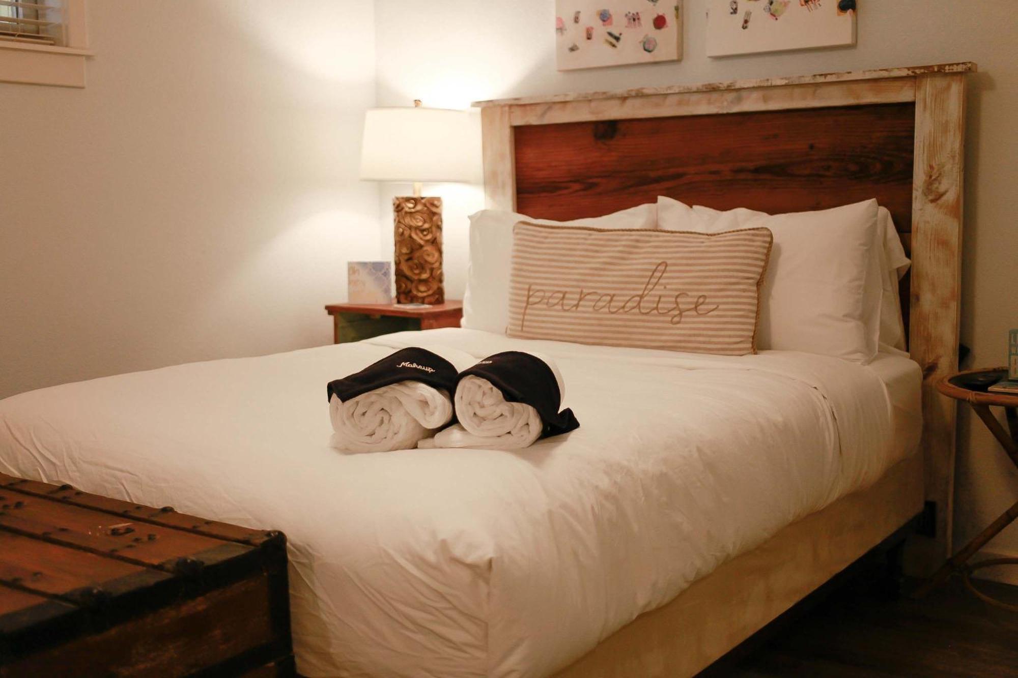 Sojourns Views & Pool Family Sleeps 9 * Virginia Beach