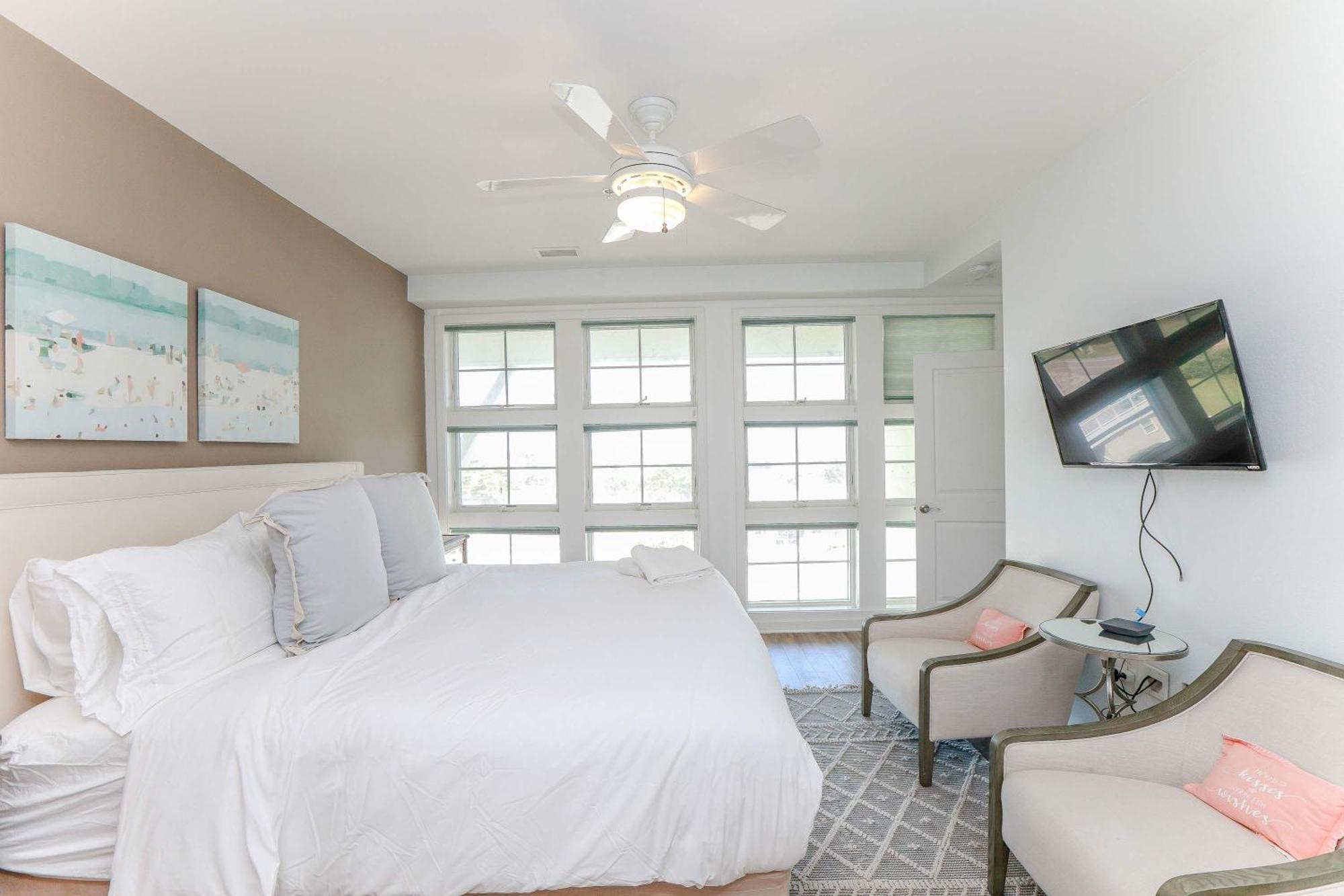 Sojourns Views & Pool Family Sleeps 9 *