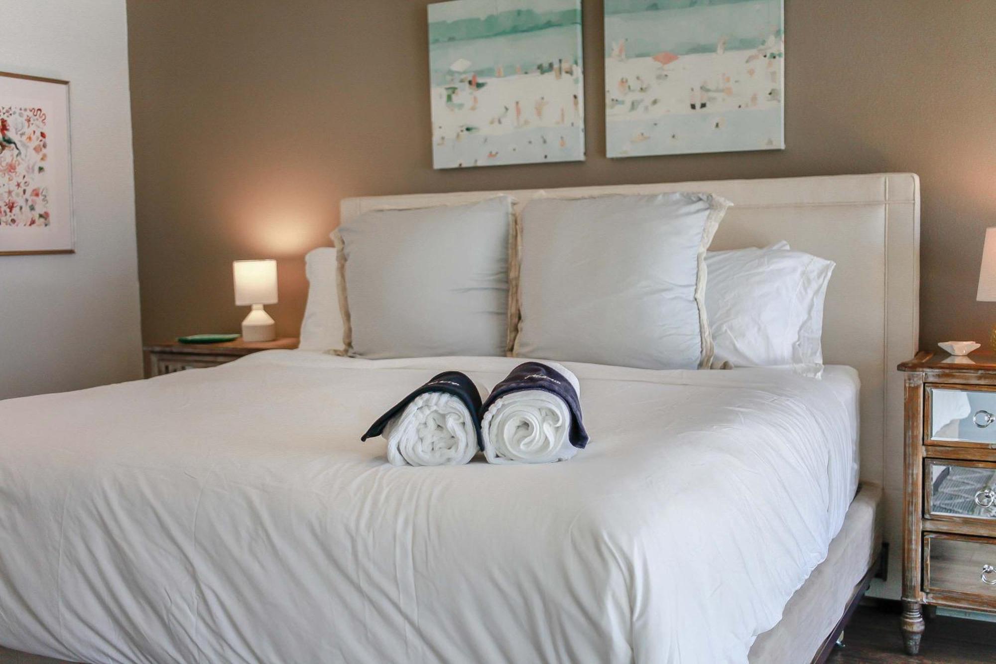 Sojourns Views & Pool Family Sleeps 9 * Virginia Beach
