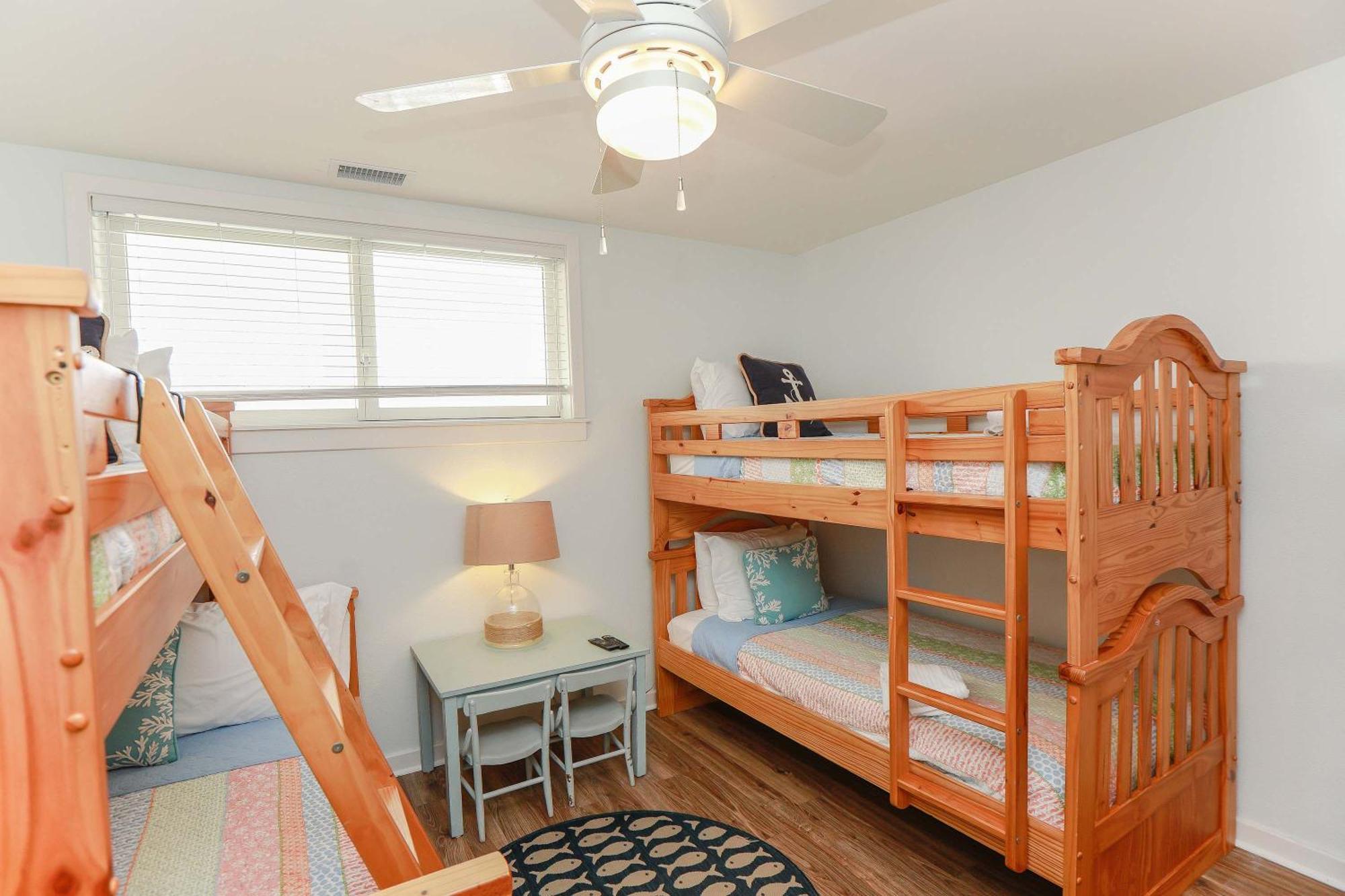 Sojourns Views & Pool Family Sleeps 9 * Virginia Beach