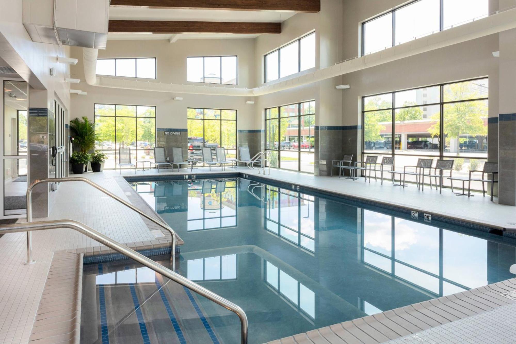 By Marriott Virginia Town Center 3*