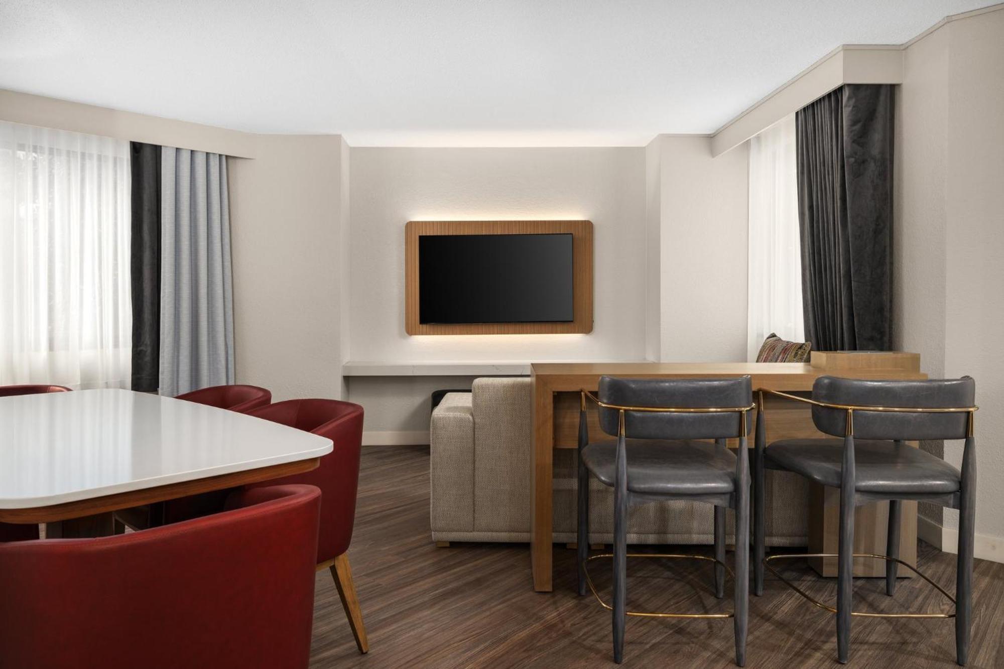 Crowne Plaza Virginia Beach-norfolk By Ihg Hotel 4*