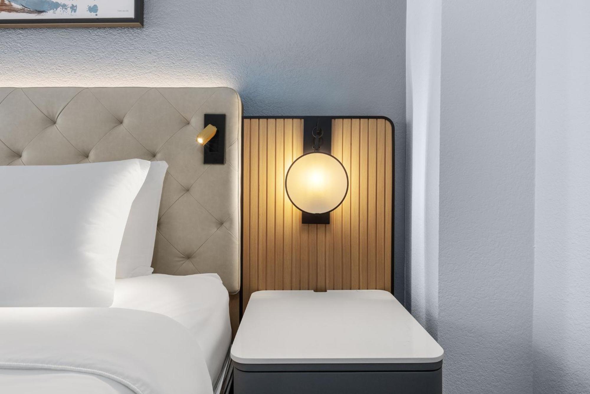 Crowne Plaza Virginia Beach-norfolk By Ihg Hotel Virginia Beach
