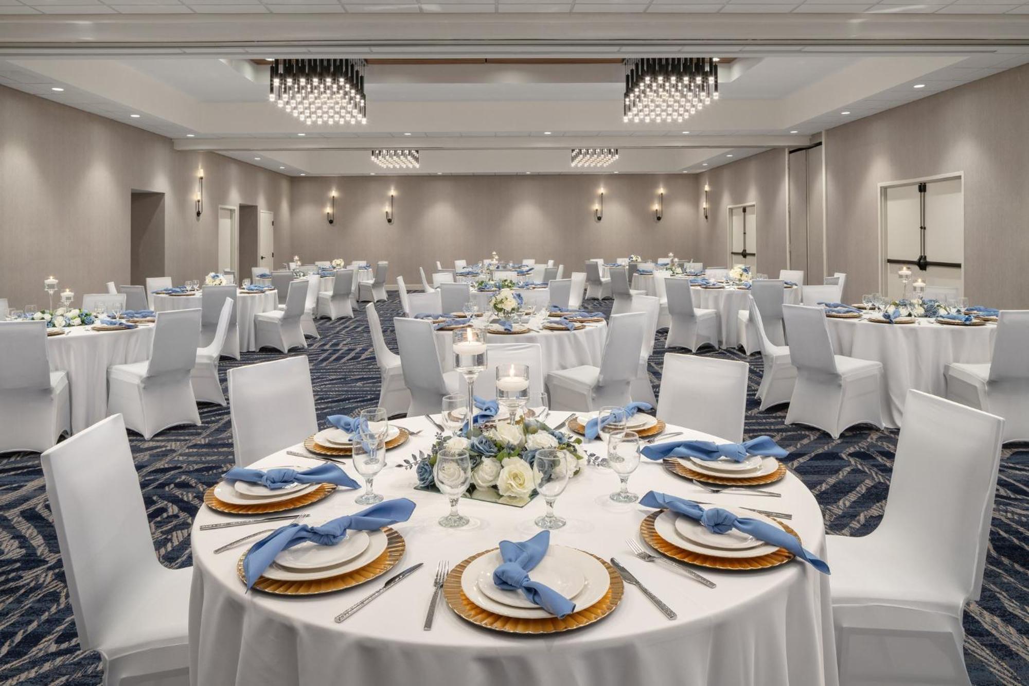 Crowne Plaza Virginia Beach-norfolk By Ihg 4* Virginia Beach