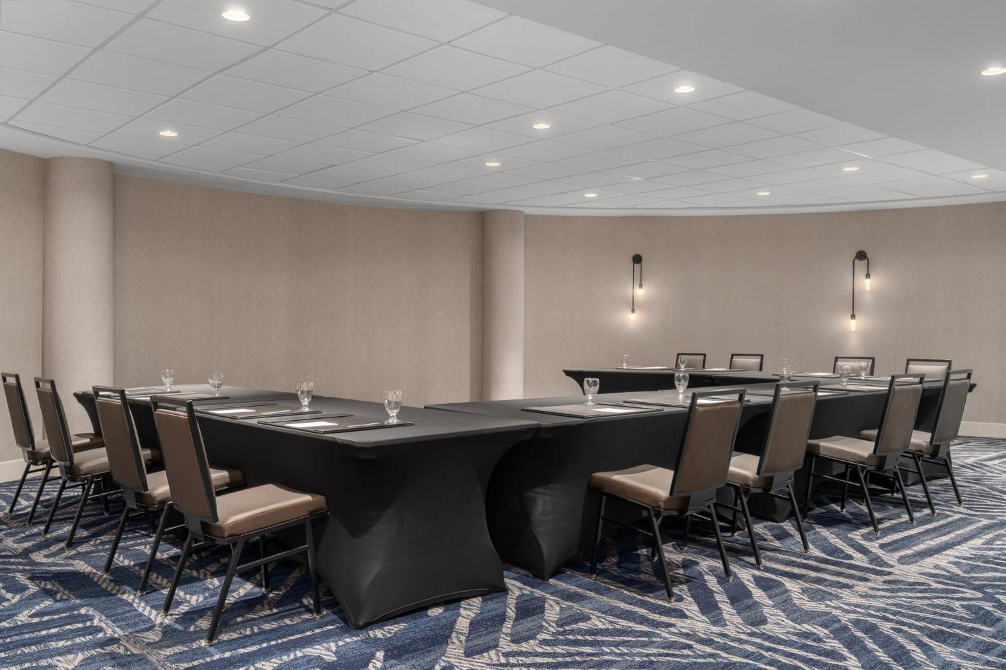 Crowne Plaza Virginia Beach-norfolk By Ihg Hotel