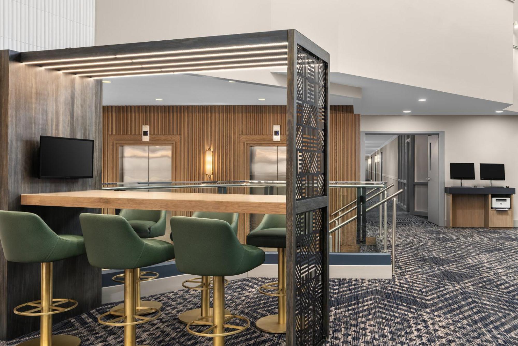 Crowne Plaza Virginia Beach-norfolk By Ihg Hotel 4*