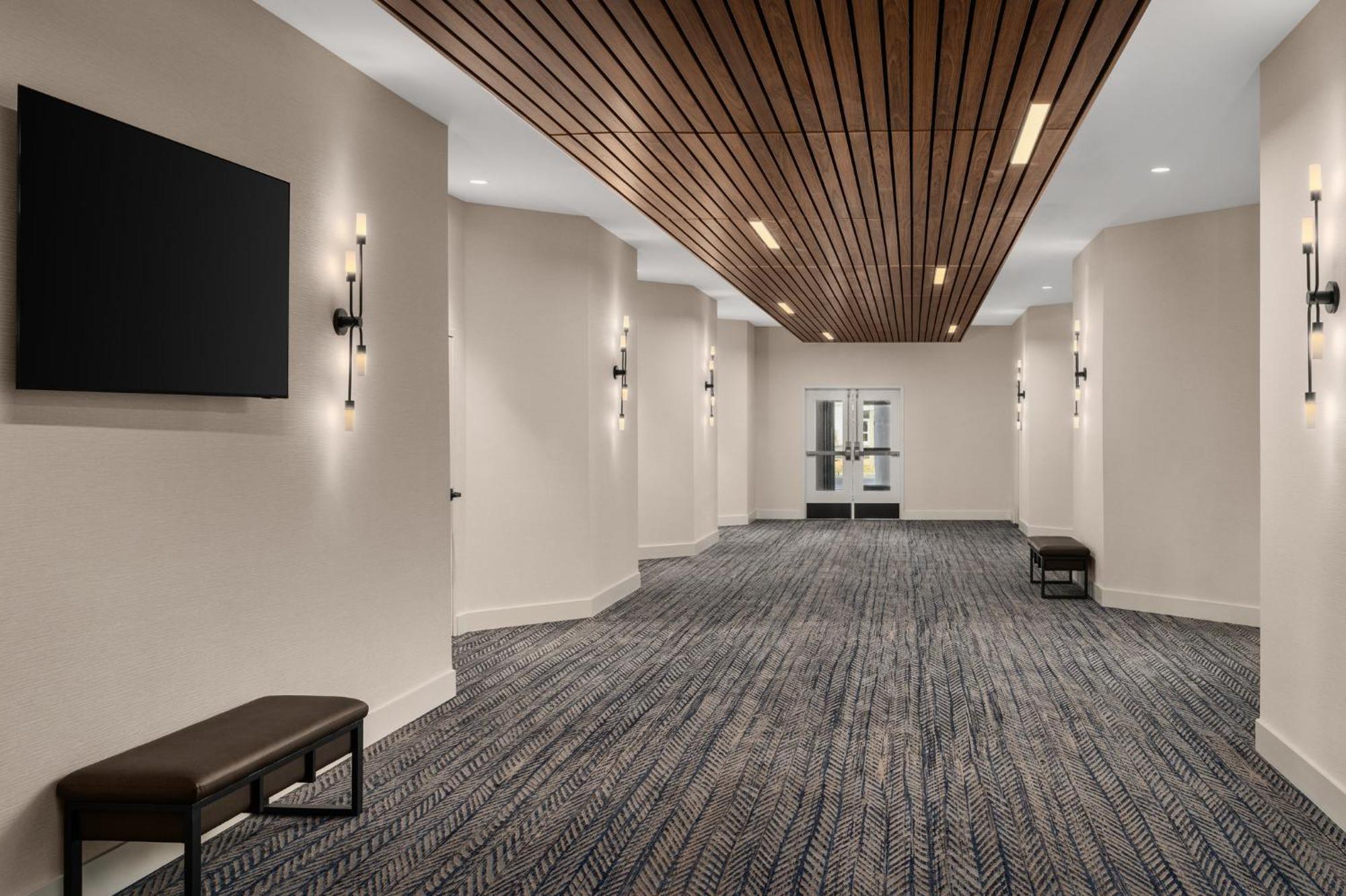 Crowne Plaza Virginia Beach-norfolk By Ihg Hotel Virginia Beach