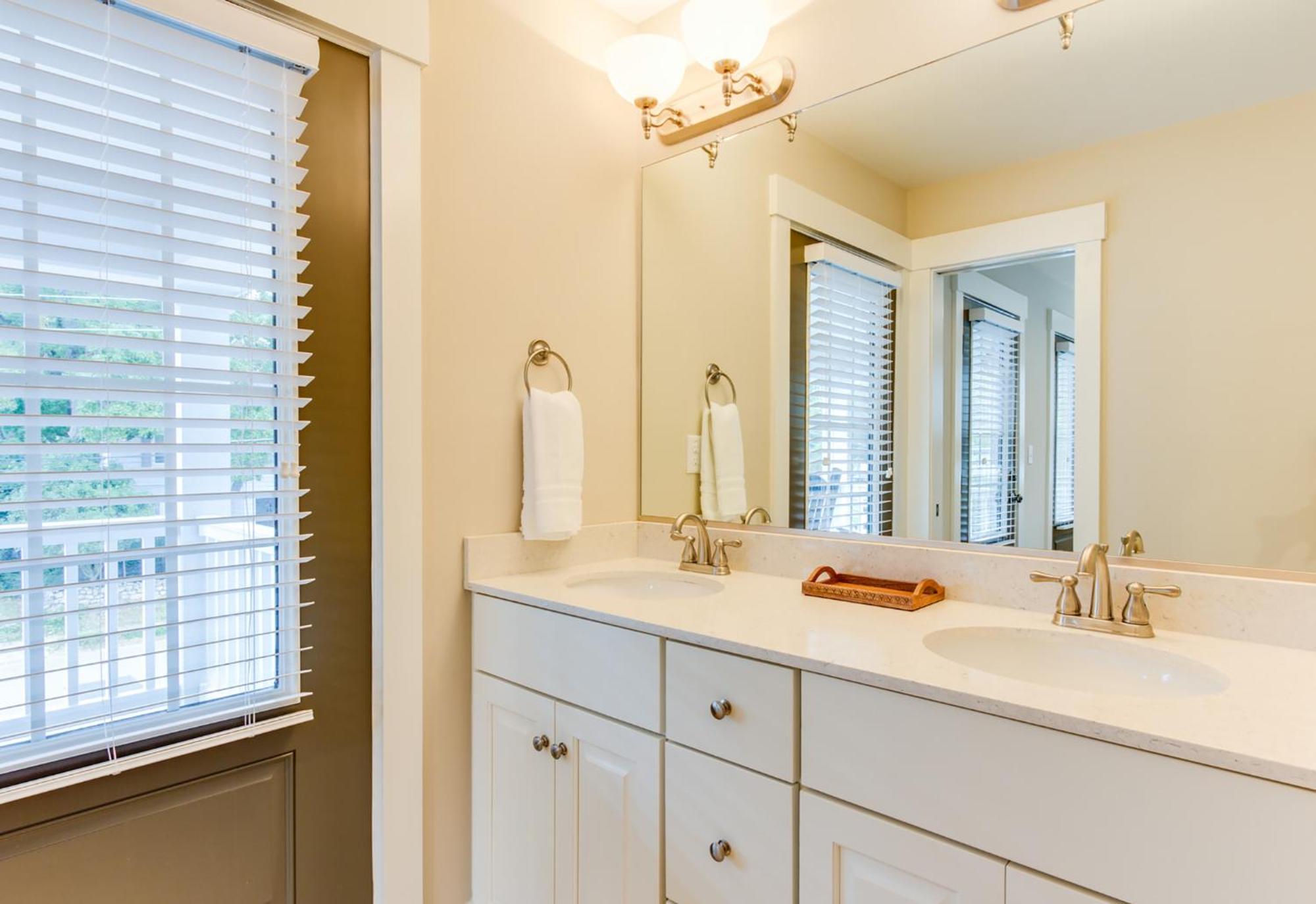 Holiday home 412a The Inlet House Spacious 4 Bedroom Townhouse Walking Distance To The