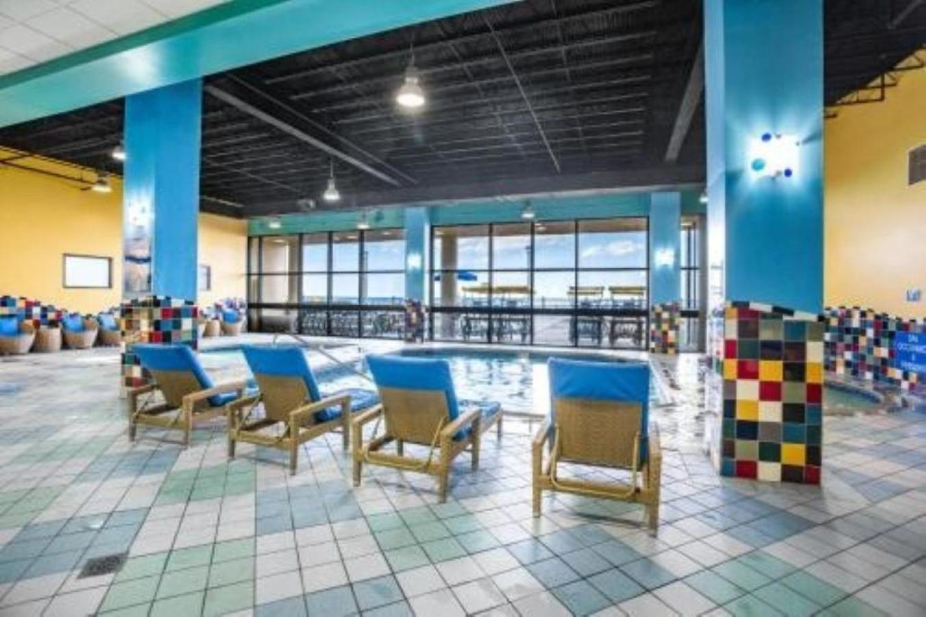 Quarters Resort *
