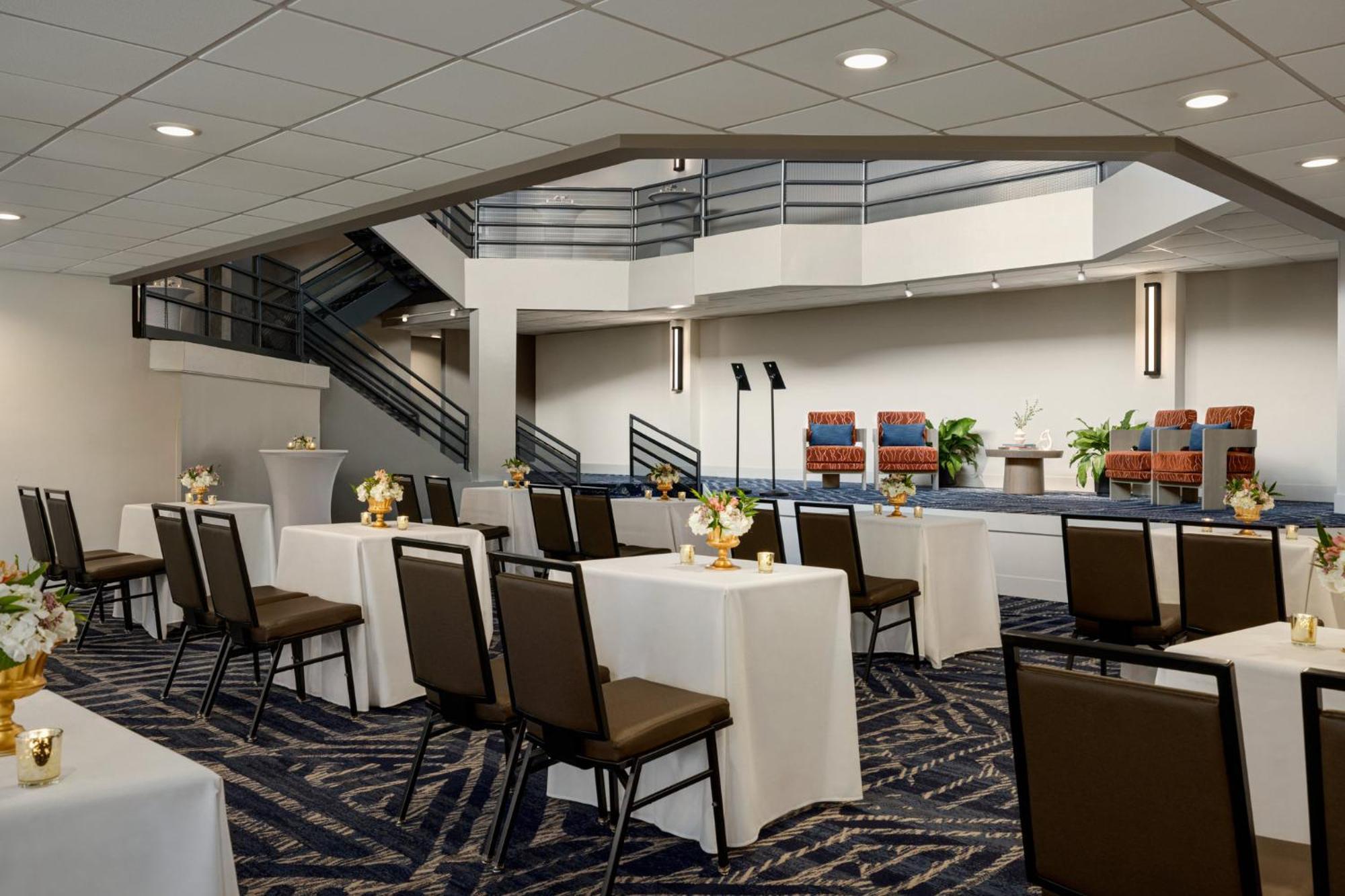 Crowne Plaza Virginia Beach-norfolk By Ihg Hotel Virginia Beach