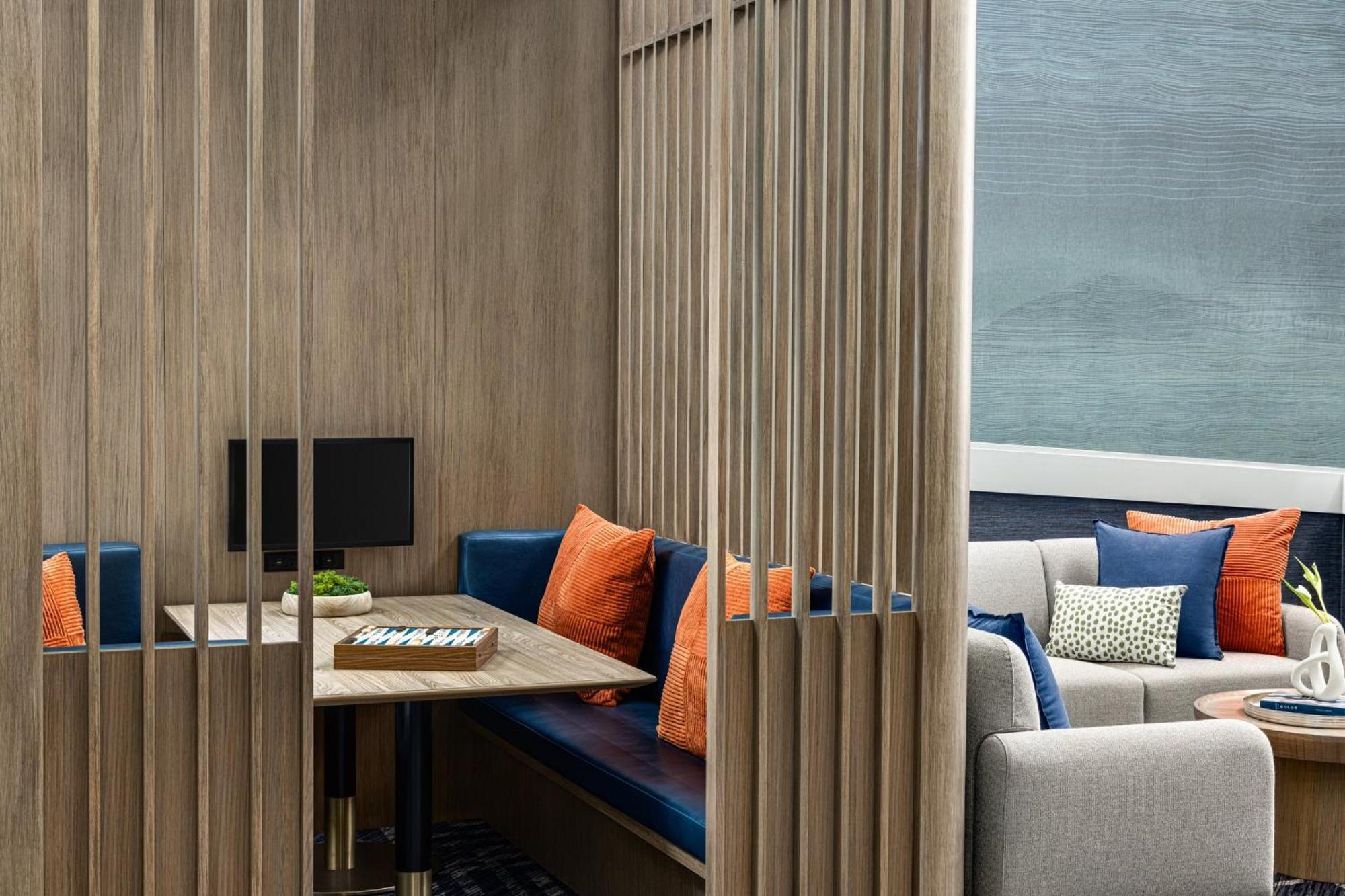 Hotel Crowne Plaza Virginia Beach-norfolk By Ihg Virginia Beach