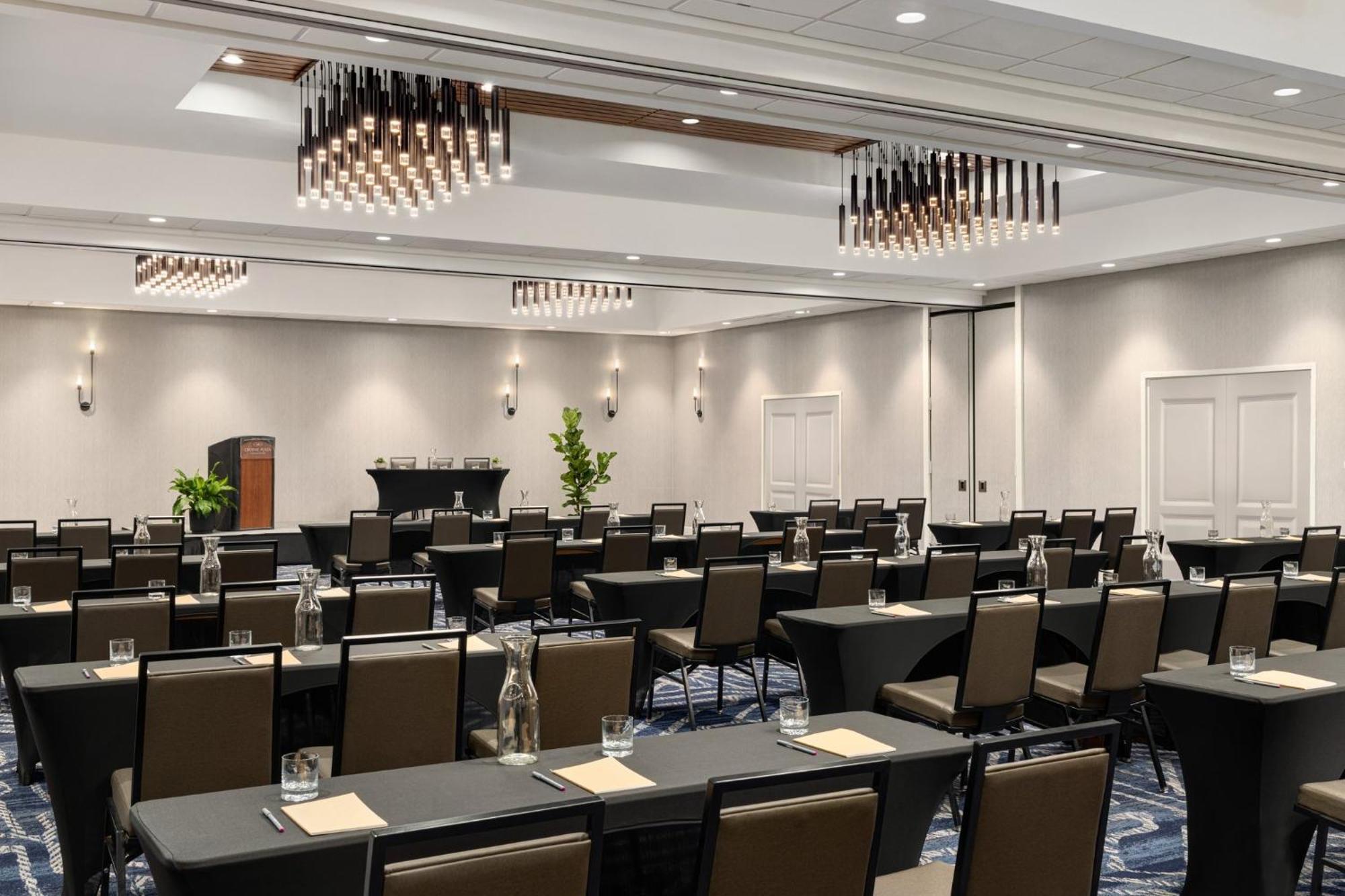 Crowne Plaza Virginia Beach-norfolk By Ihg Hotel