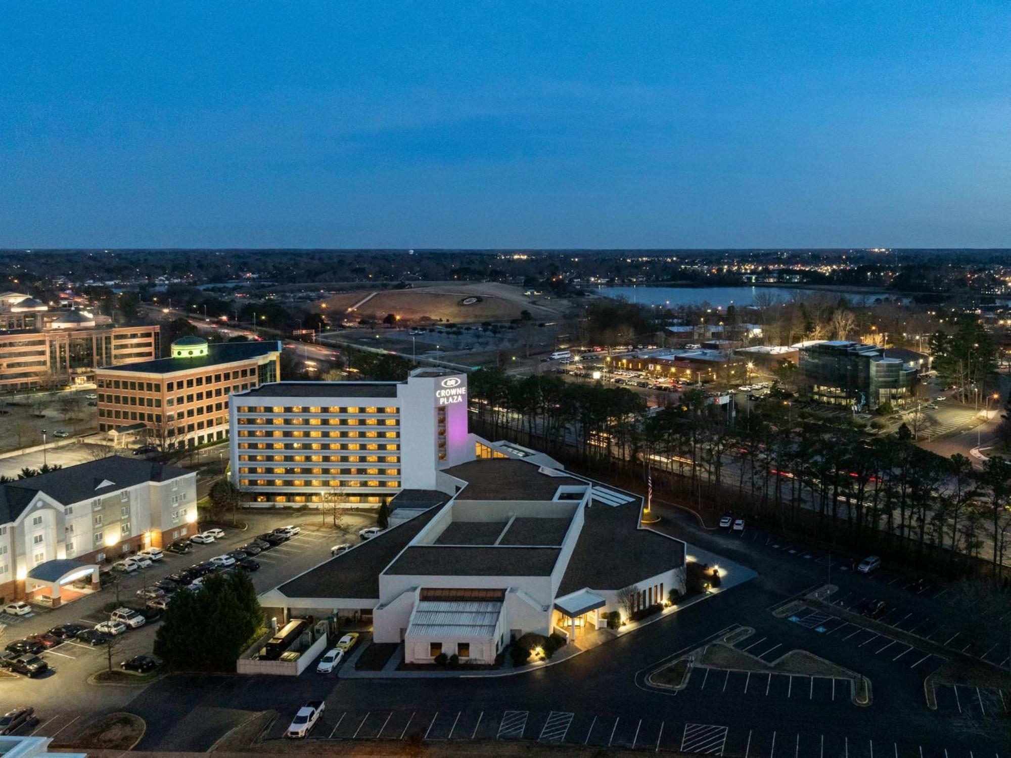 Crowne Plaza Virginia Beach-norfolk By Ihg 4* Virginia Beach