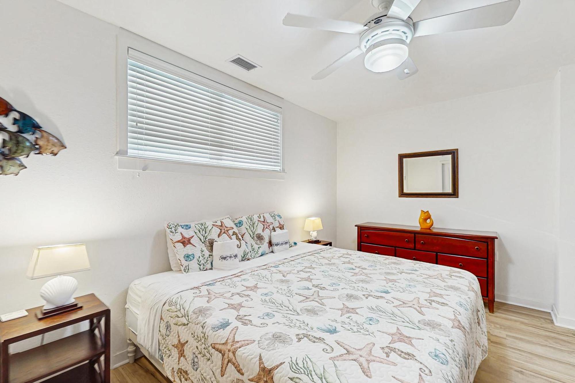 The Sanctuary - A Wave From It 201b Apartment *