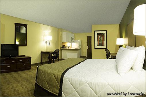 Extended America - - Independence Blvd 2*