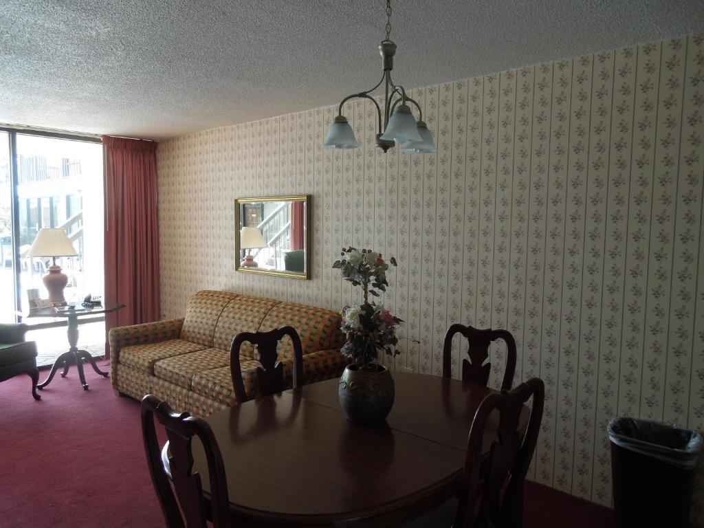 Hotel Alamar Virginia Beach