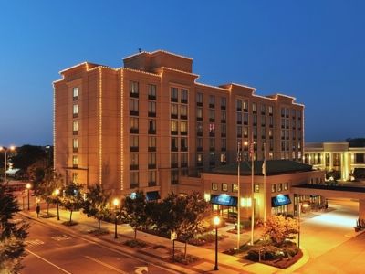 Hilton Garden Virginia Town Center 3*